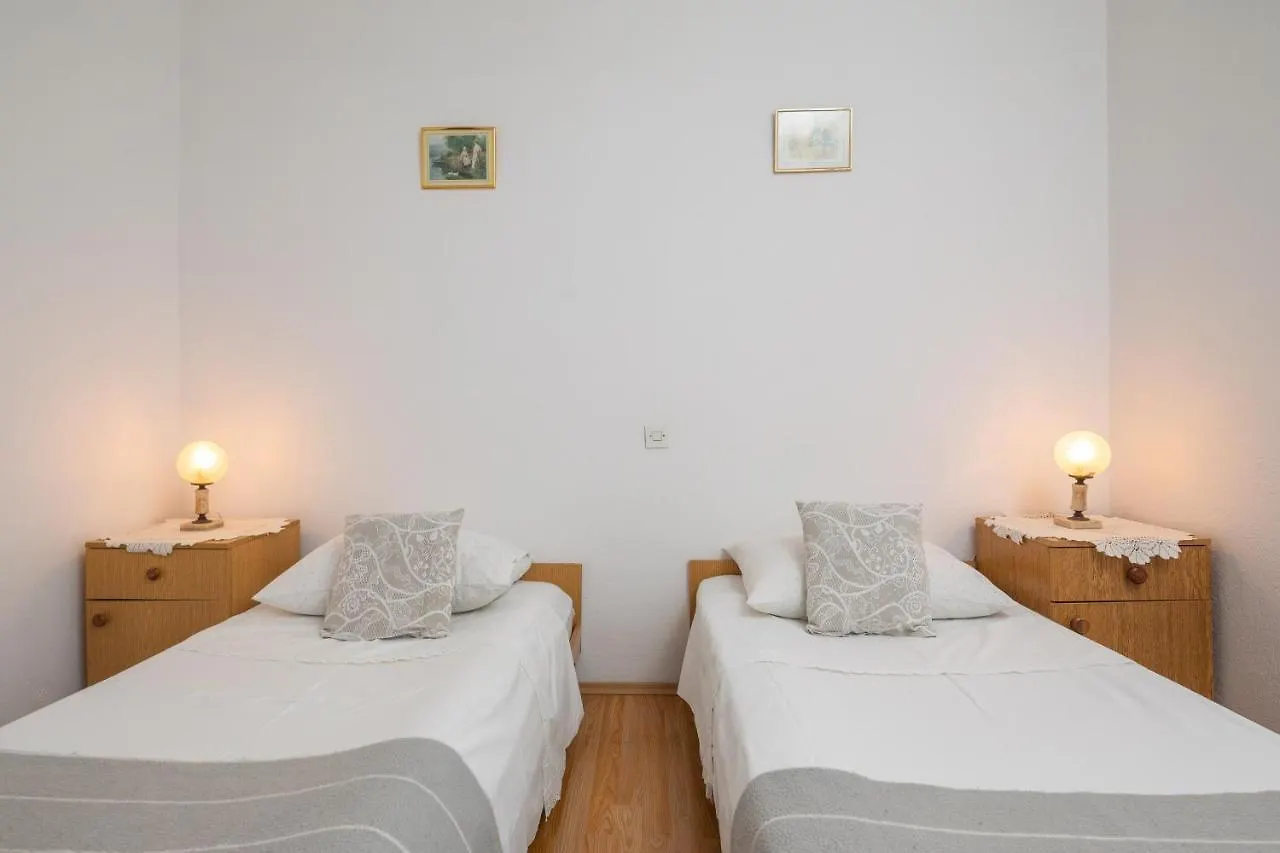 Apartment A2 - Apt Near Beach W Patio Parking And Grill Split Croatia