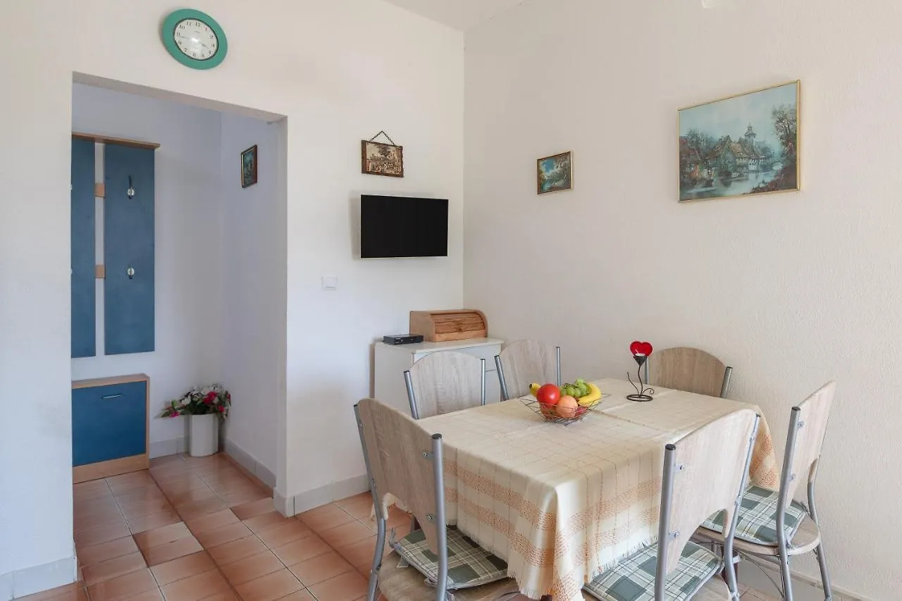 A2 - Apt Near Beach W Patio Parking And Grill Split