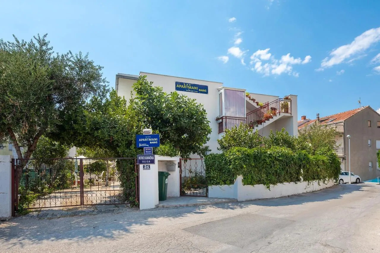 Apartment A2 - Apt Near Beach W Patio Parking And Grill Split